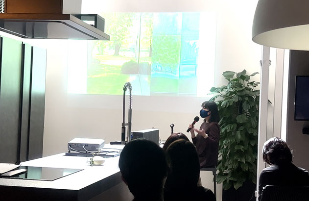 REAL KITCHEN&INTERIOR EVENT 2022 イタリアのValcucine本社へ来訪された際のお話をする本間様