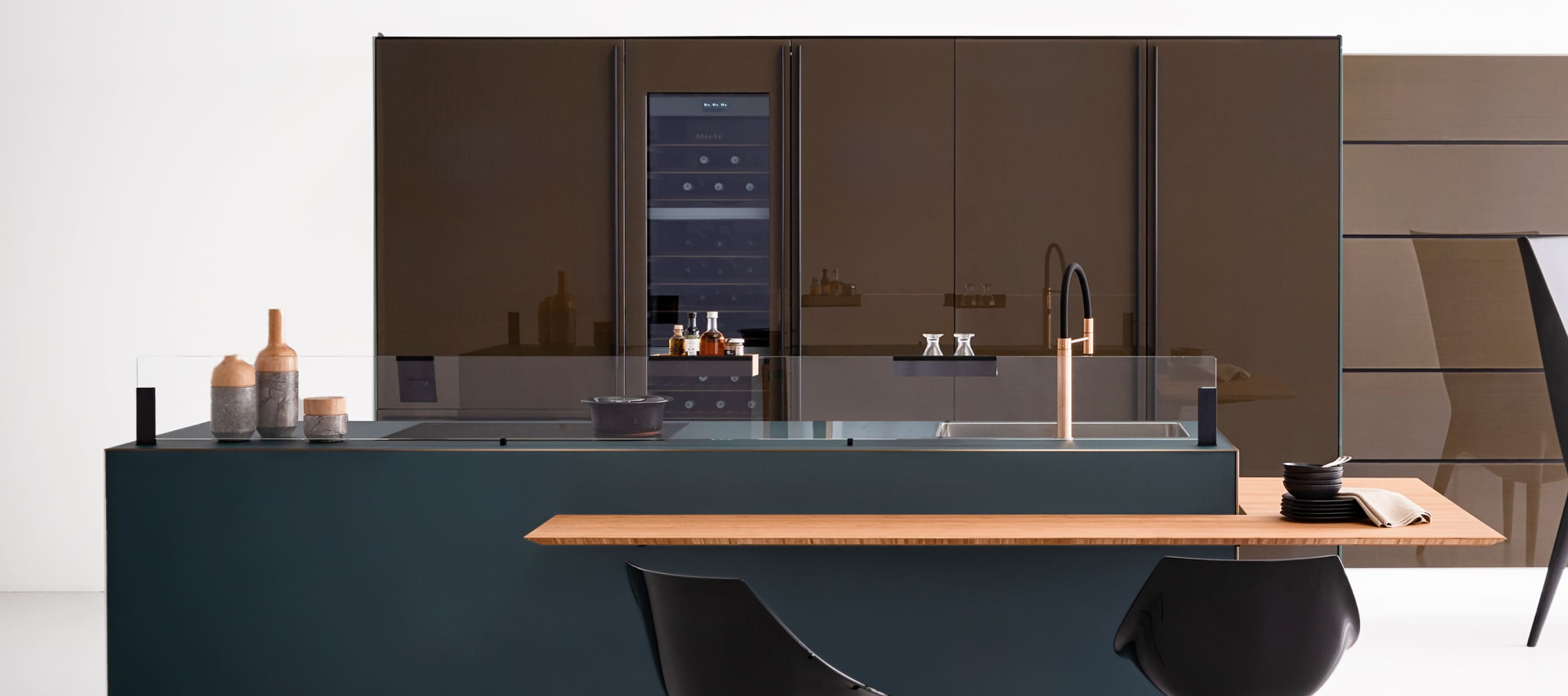 Find Your Ideal Kitchen Style with Glass splashguard.